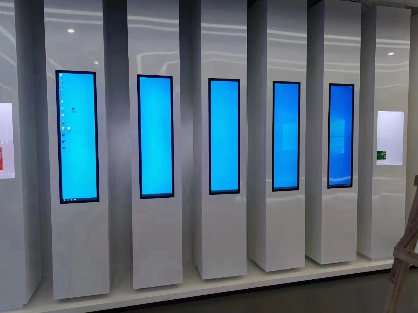 快狐条形屏展厅案列